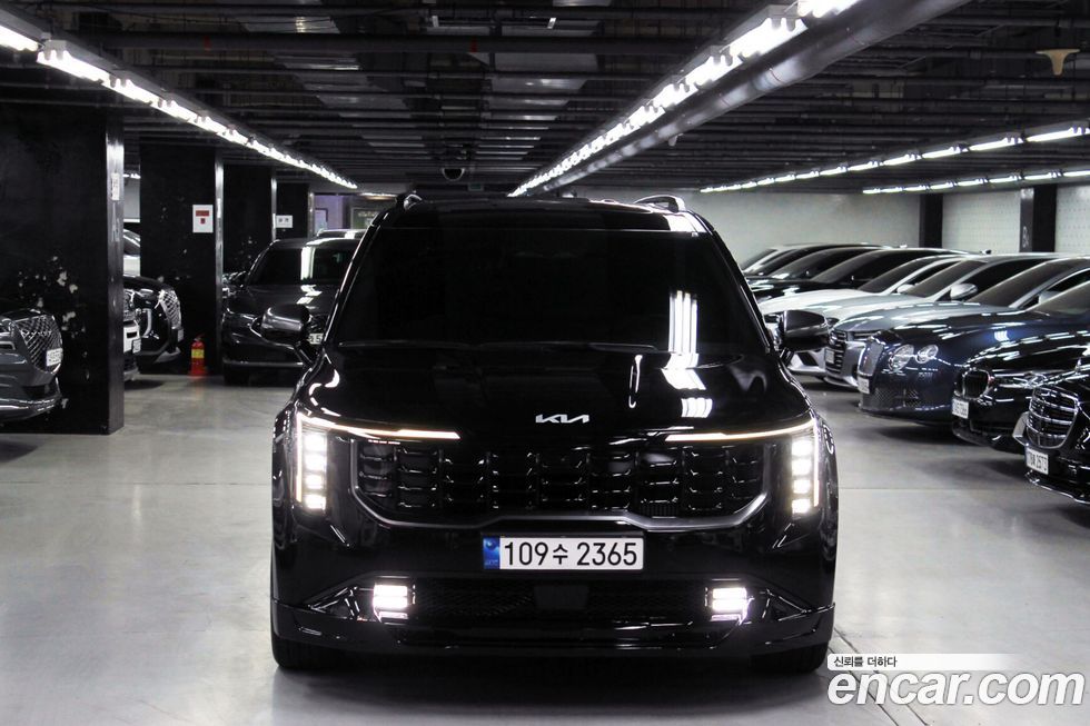 Kia Carnival 9-Seater Gravity, 2024