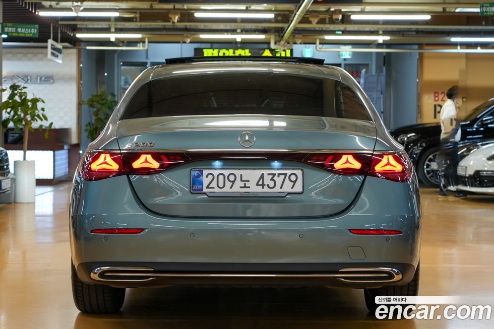 Mercedes-Benz E-Class E200 Avantgarde, 2025