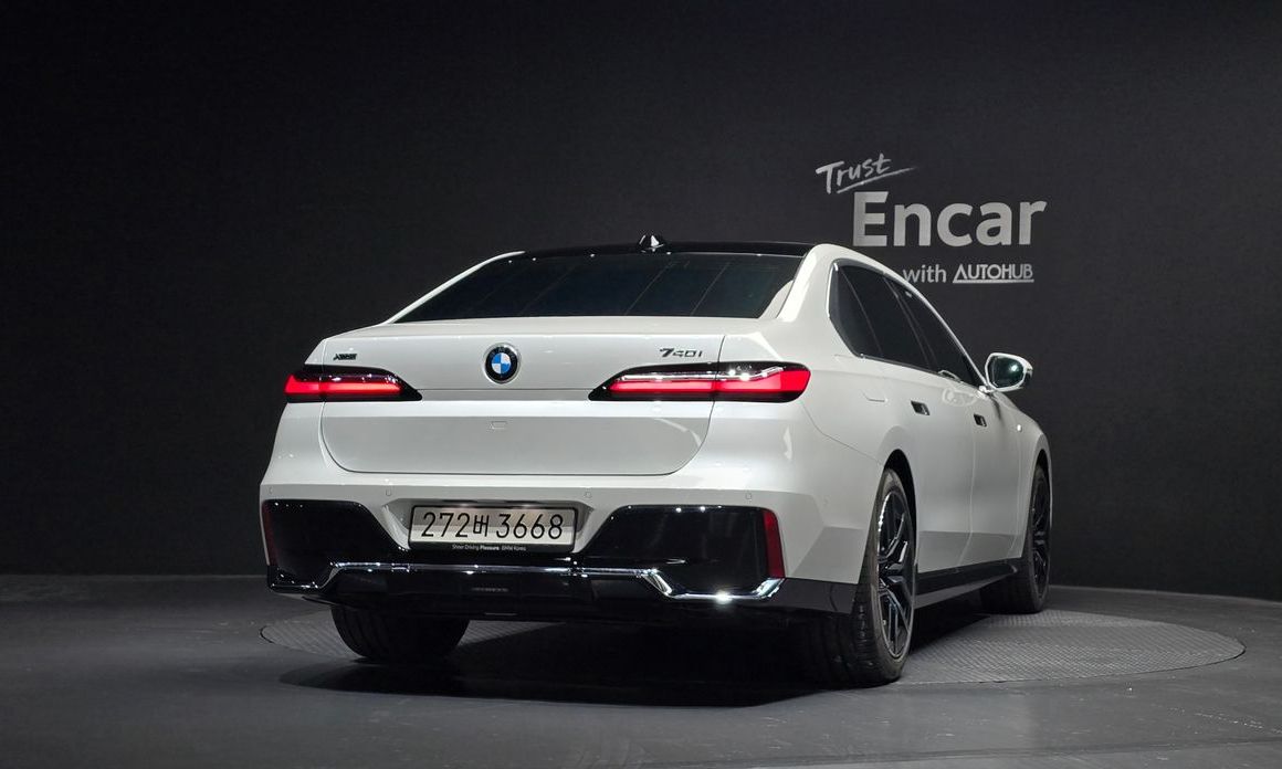 BMW 7-Series 740i xDrive M Sport, 2025