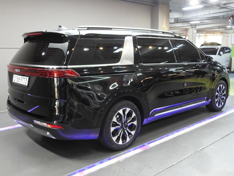 Kia Carnival 9-Seater Signature, 2023