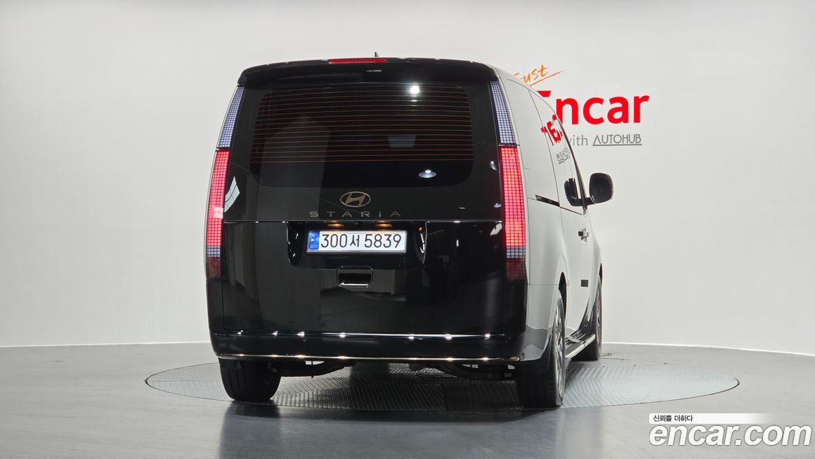 Hyundai Staria Lounge 9-Seater, 2025