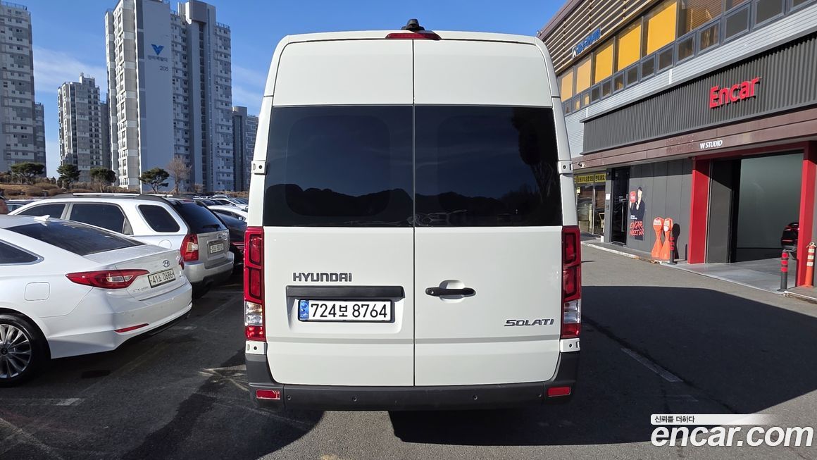 Hyundai Solati 15-seater, 2024