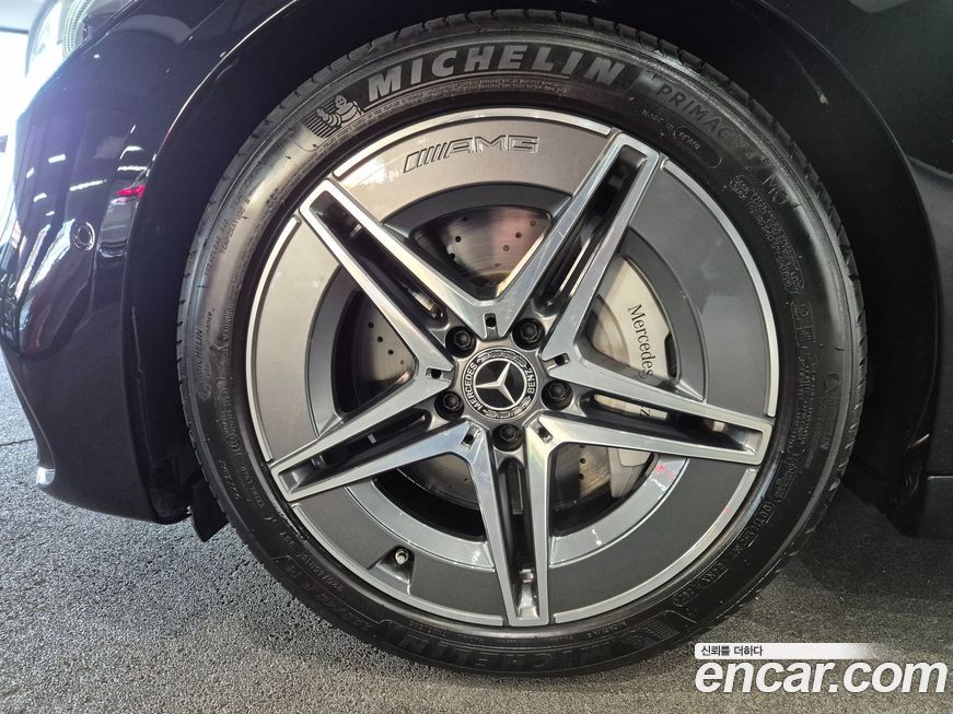 Mercedes-Benz C-Class C200 AMG Line, 2025