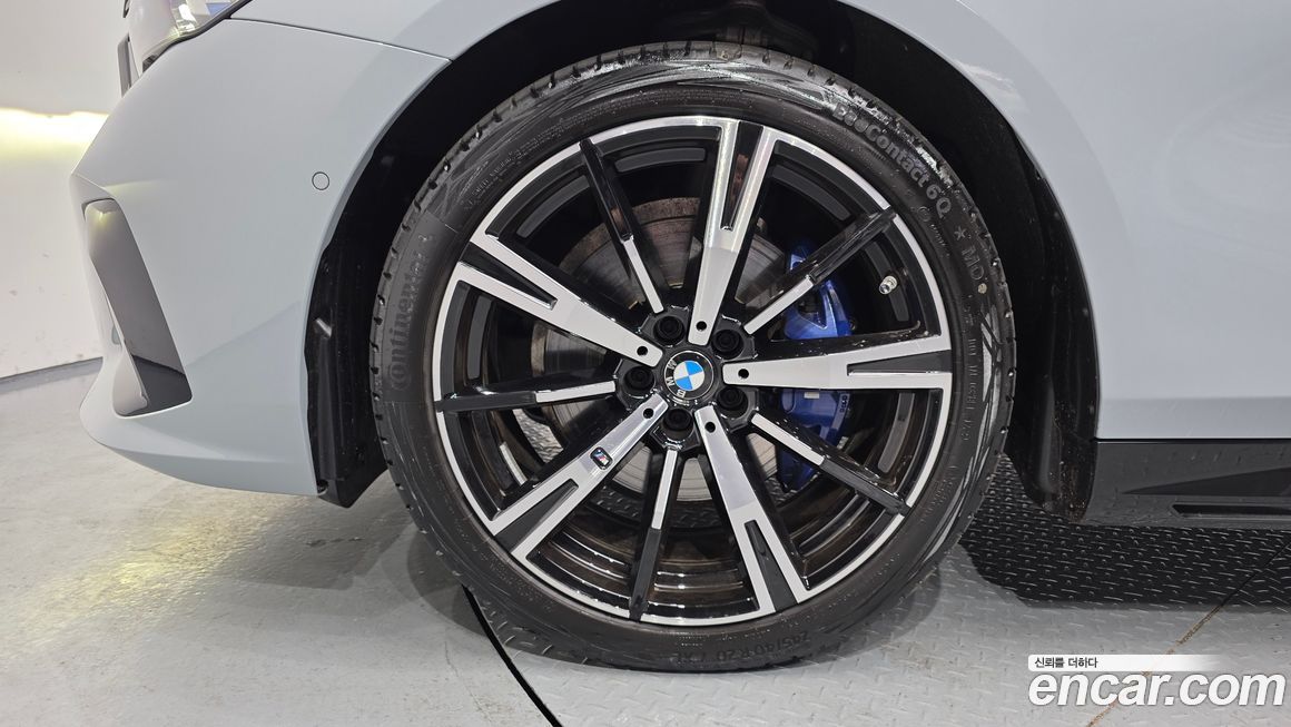 BMW 5-Series 530i xDrive M Sport, 2024