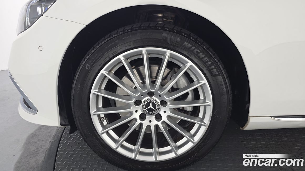 Mercedes-Benz E-Class E220d 4MATIC Exclusive, 2022