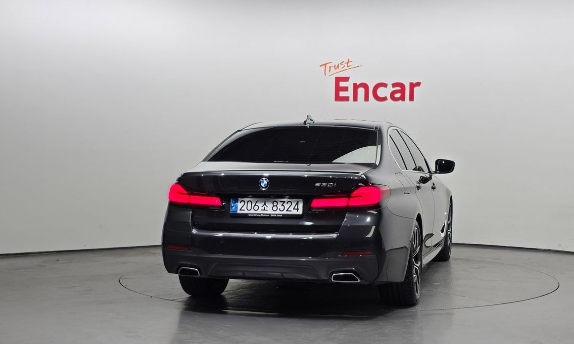 BMW 5-Series 530i M Sport Package, 2022