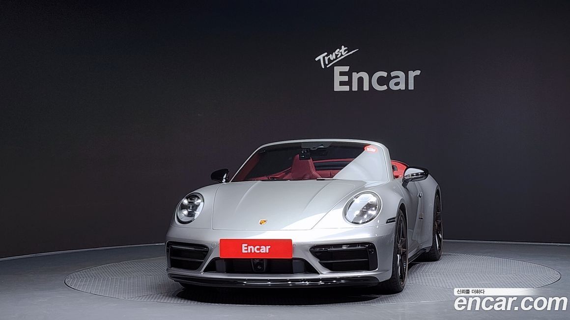 Porsche 911 Carrera 4 GTS Cabriolet, 2024