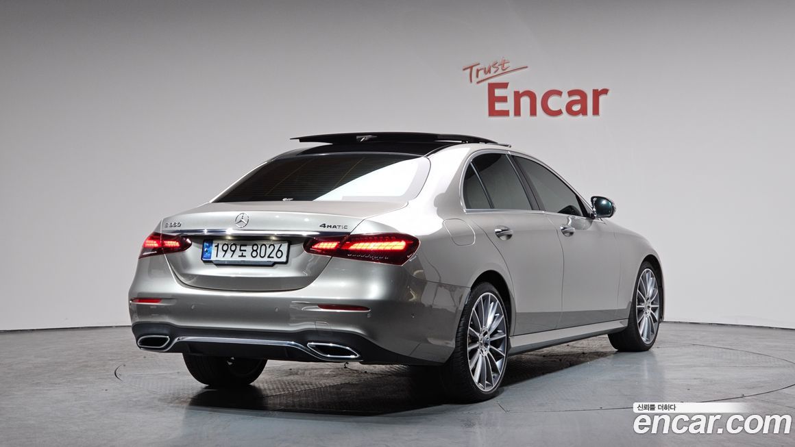 Mercedes-Benz E-Class E350 4MATIC AMG Line, 2022