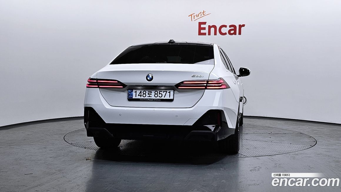 BMW 5-Series 520i M Sport, 2025