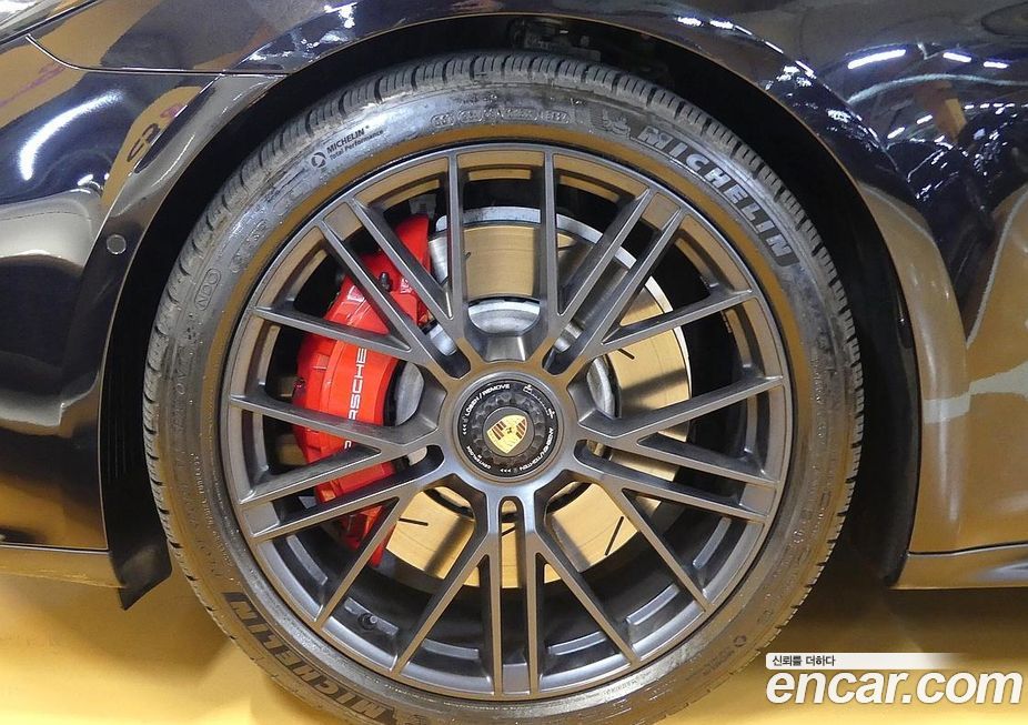 Porsche Panamera 4.0 GTS, 2025