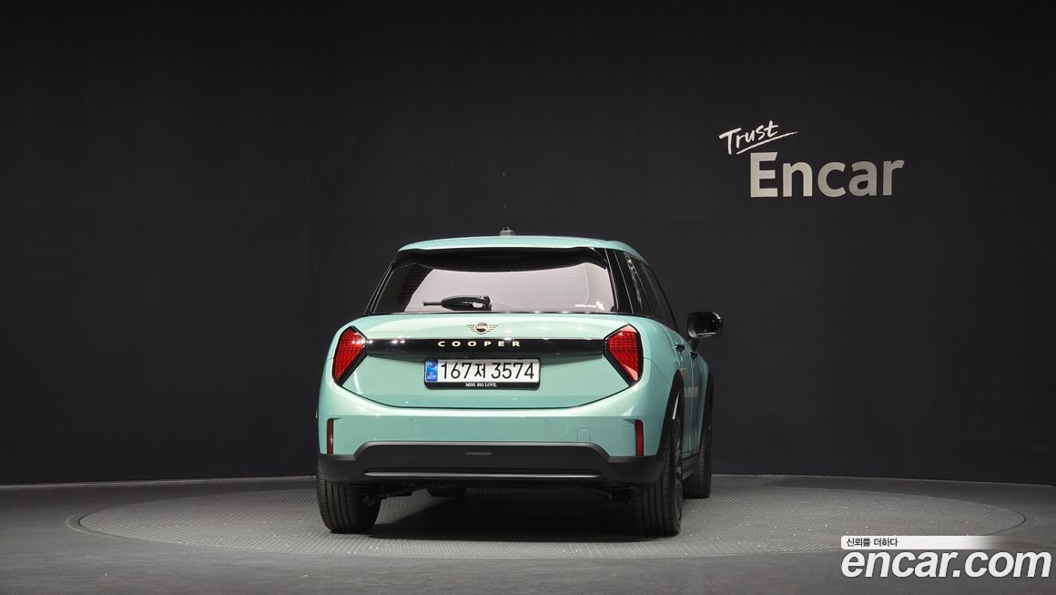 Mini Cooper 5Door Essential, 2025
