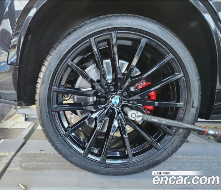 BMW X5 M60i, 2024