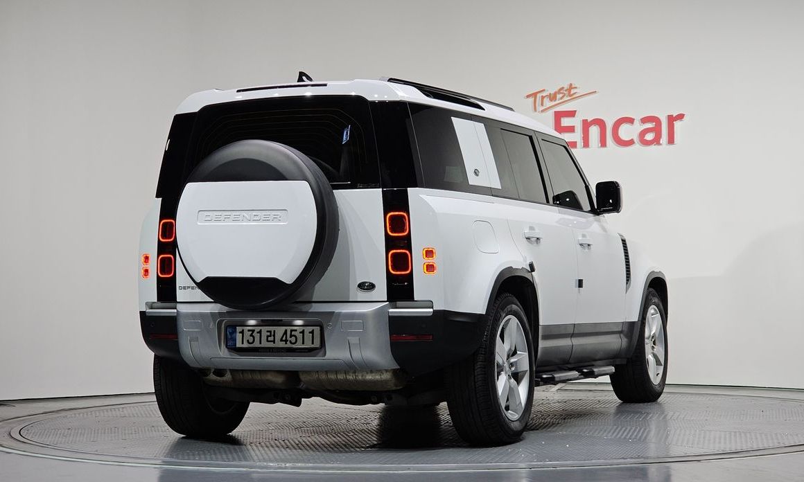 Land Rover Defender 110 D300 HSE, 2023