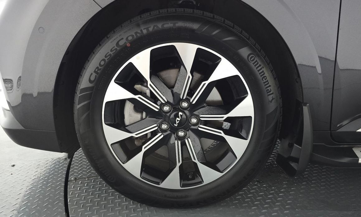 Kia Carnival 9-Seater Signature, 2023