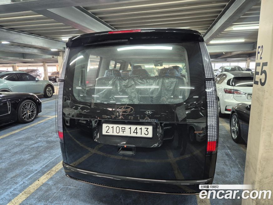 Hyundai Staria 4WD Lounge 7-Seater, 2025