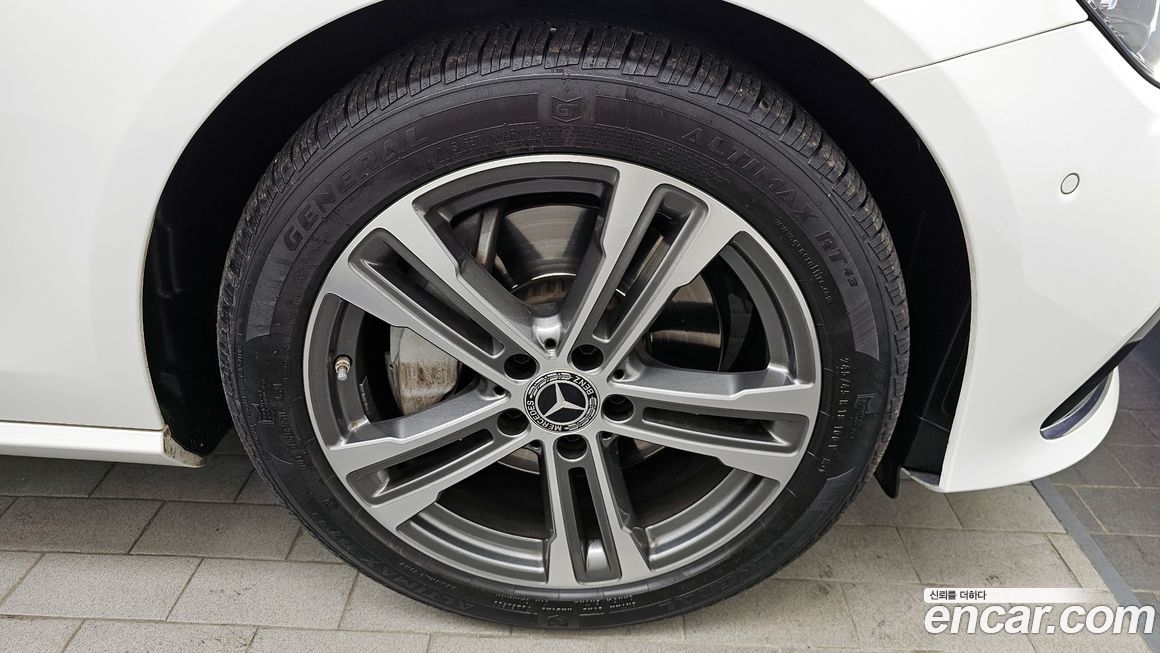 Mercedes-Benz E-Class E350 4MATIC Avantgarde, 2022