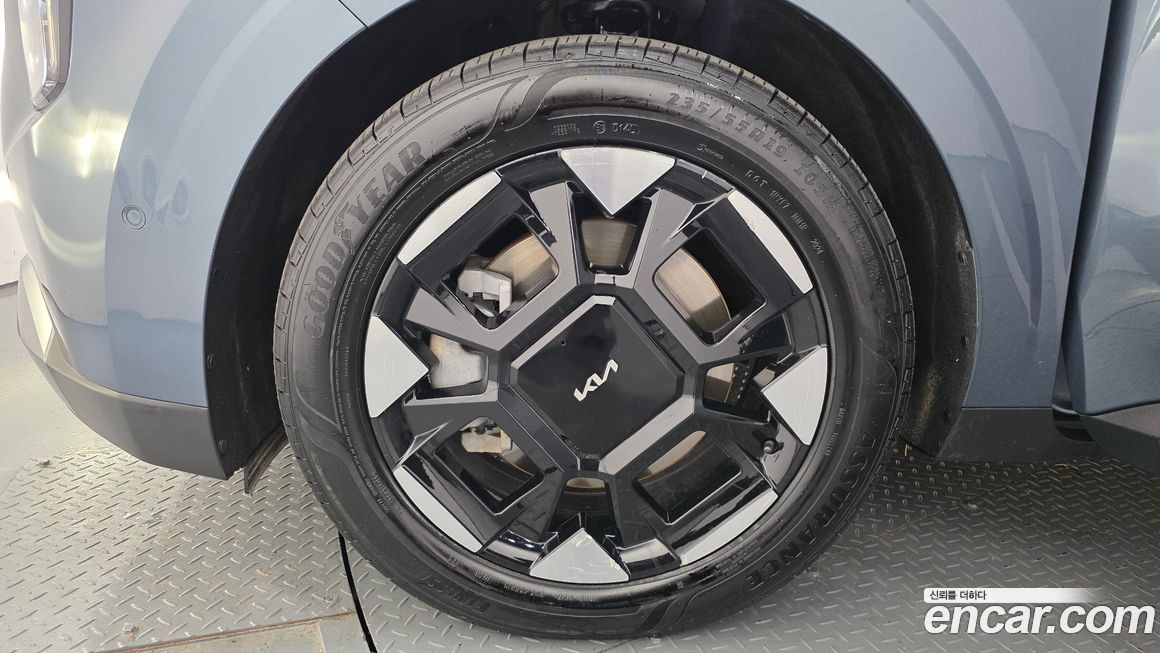 Kia Carnival 7-Seater Outdoor, 2024