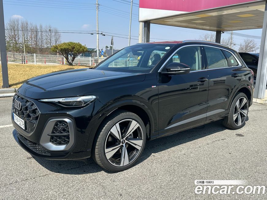 Audi Q5 40 TFSI Quattro S Line, 2025