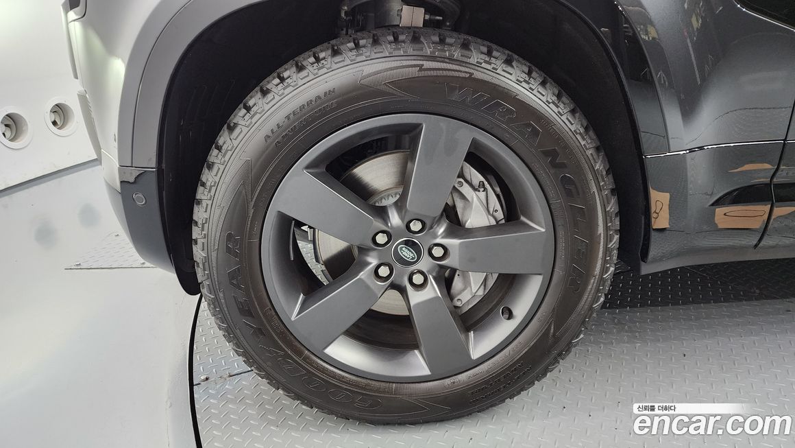 Land Rover Defender 130 P400 X-Dynamic HSE, 2024