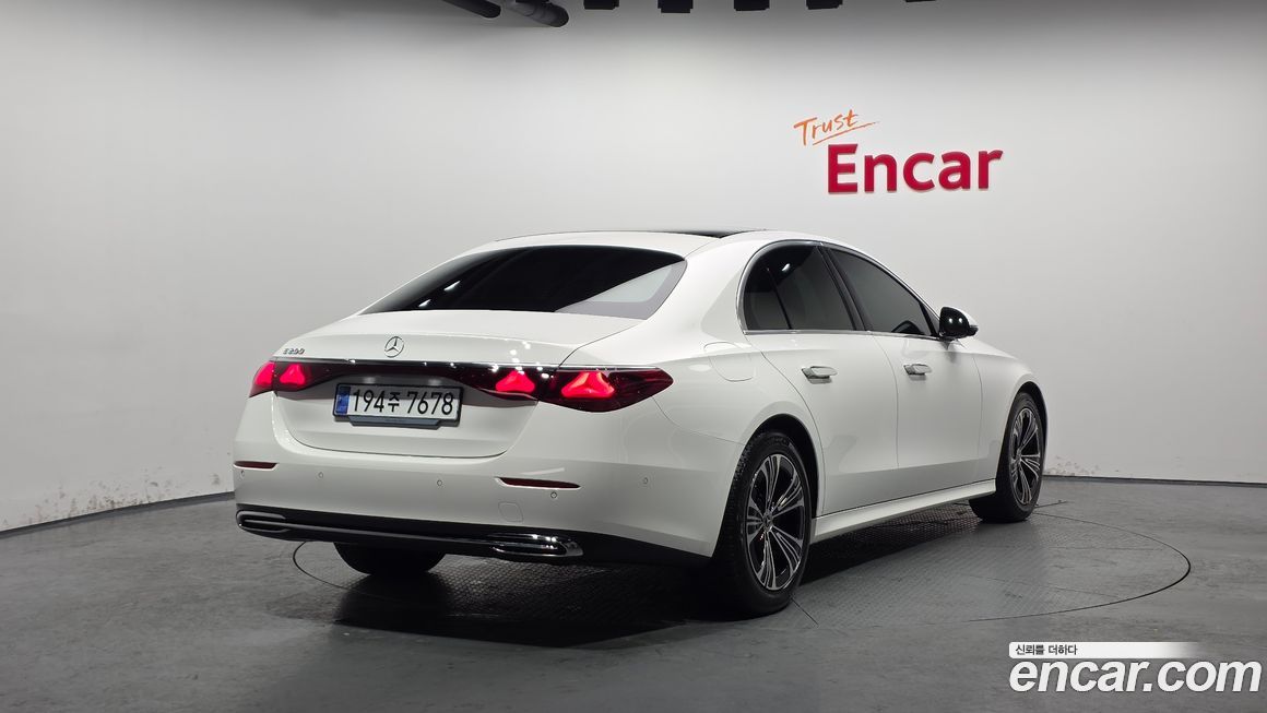 Mercedes-Benz E-Class E200 Avantgarde, 2025