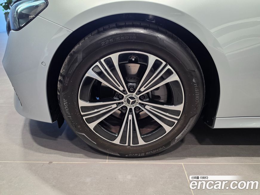 Mercedes-Benz E-Class E200 Avantgarde, 2025