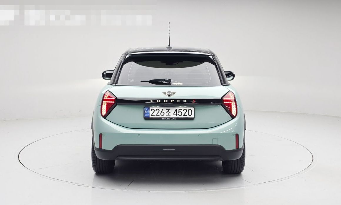 Mini Cooper 5 Door Favoured, 2025