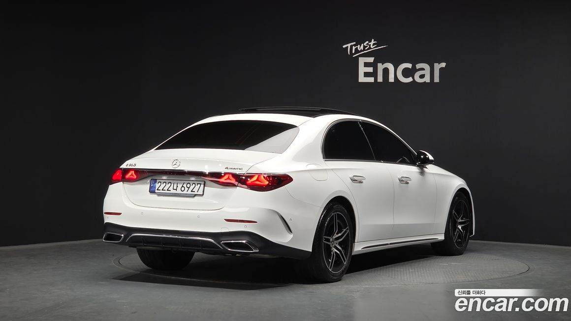 Mercedes-Benz E-Class E300 4MATIC AMG Line, 2024