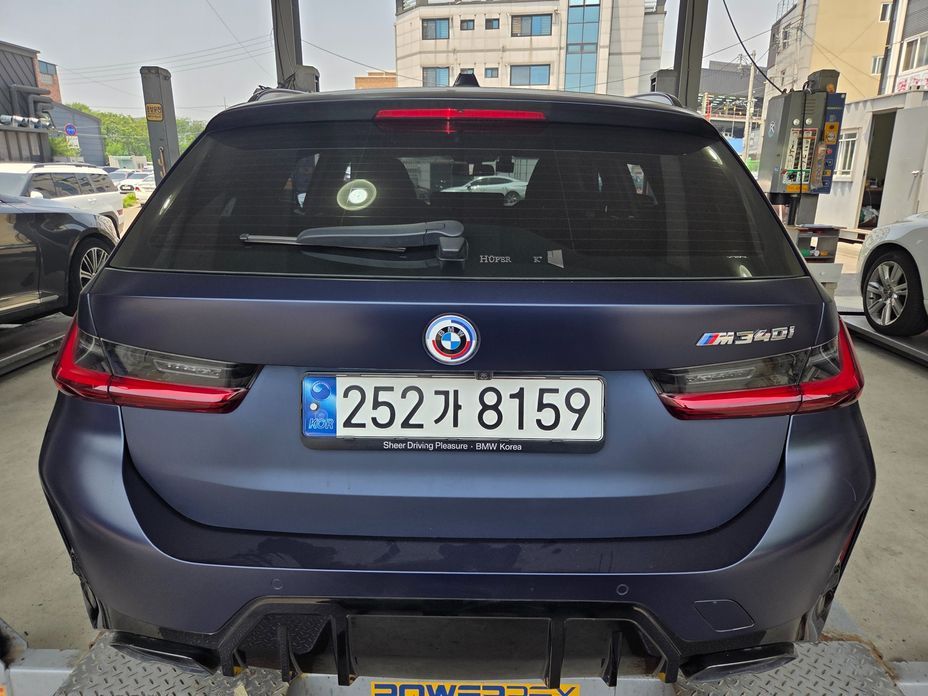 BMW 3-Series M340i xDrive Touring, 2023
