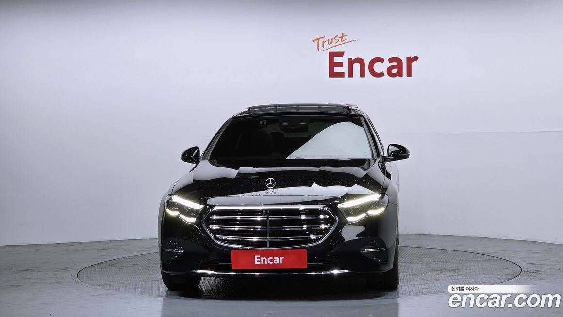 Mercedes-Benz E-Class E300 4MATIC Exclusive, 2024