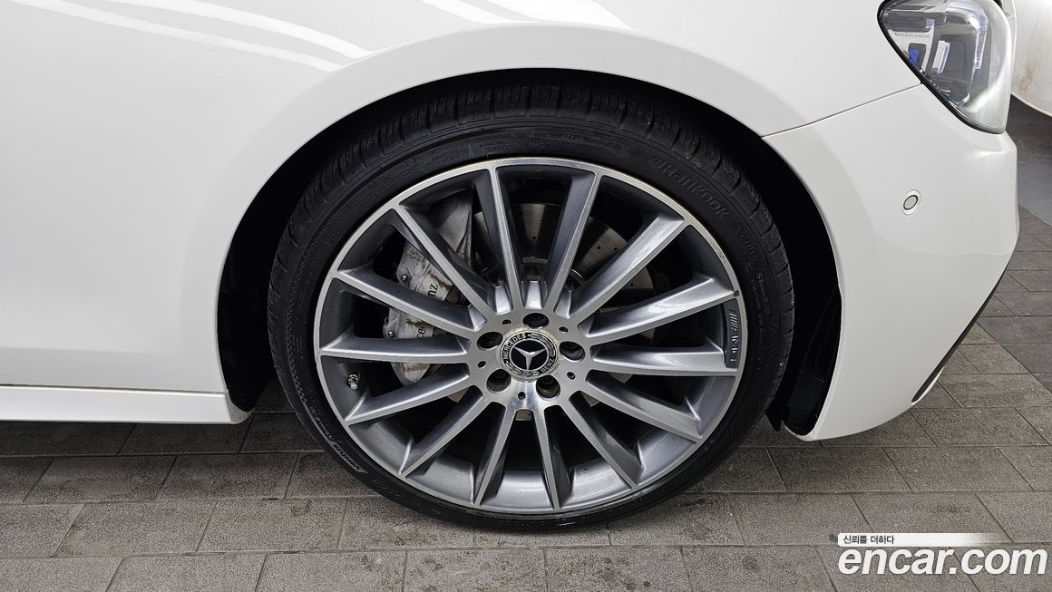 Mercedes-Benz E-Class E350 4MATIC AMG Line, 2022