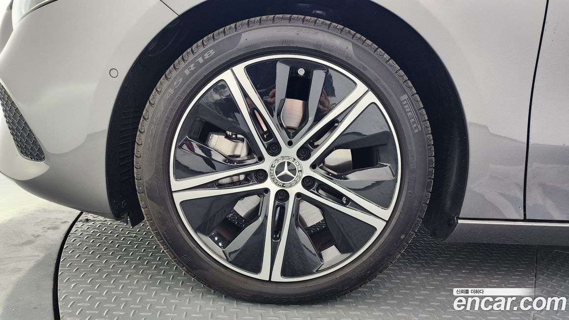 Mercedes-Benz A-Class A220 Sedan, 2025