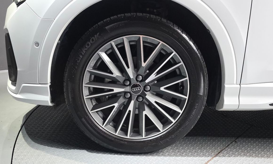 Audi Q3 35 TDI Premium, 2025