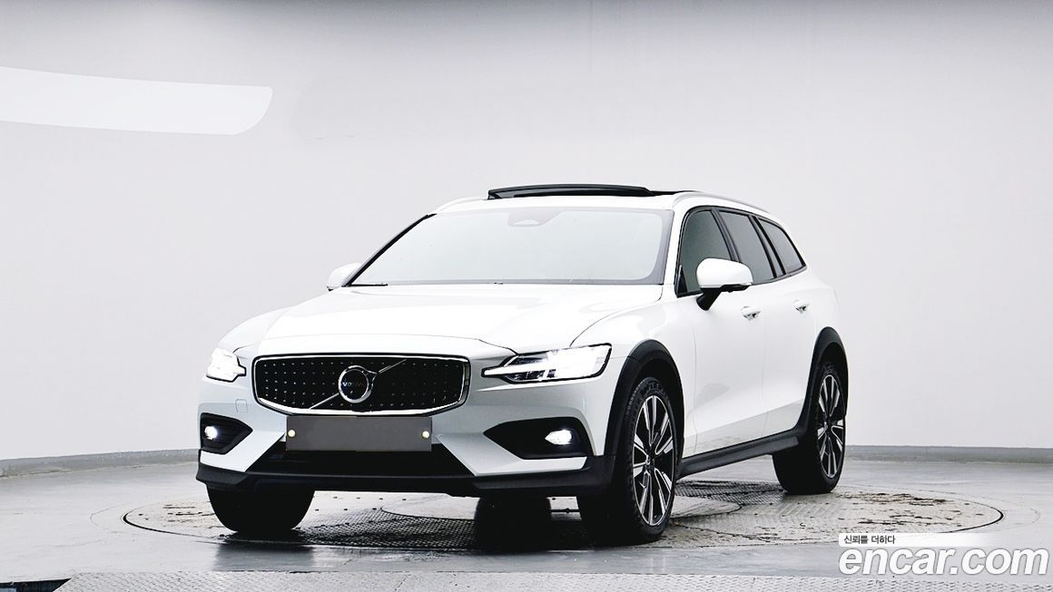Volvo V60 B5 Ultimate AWD, 2023