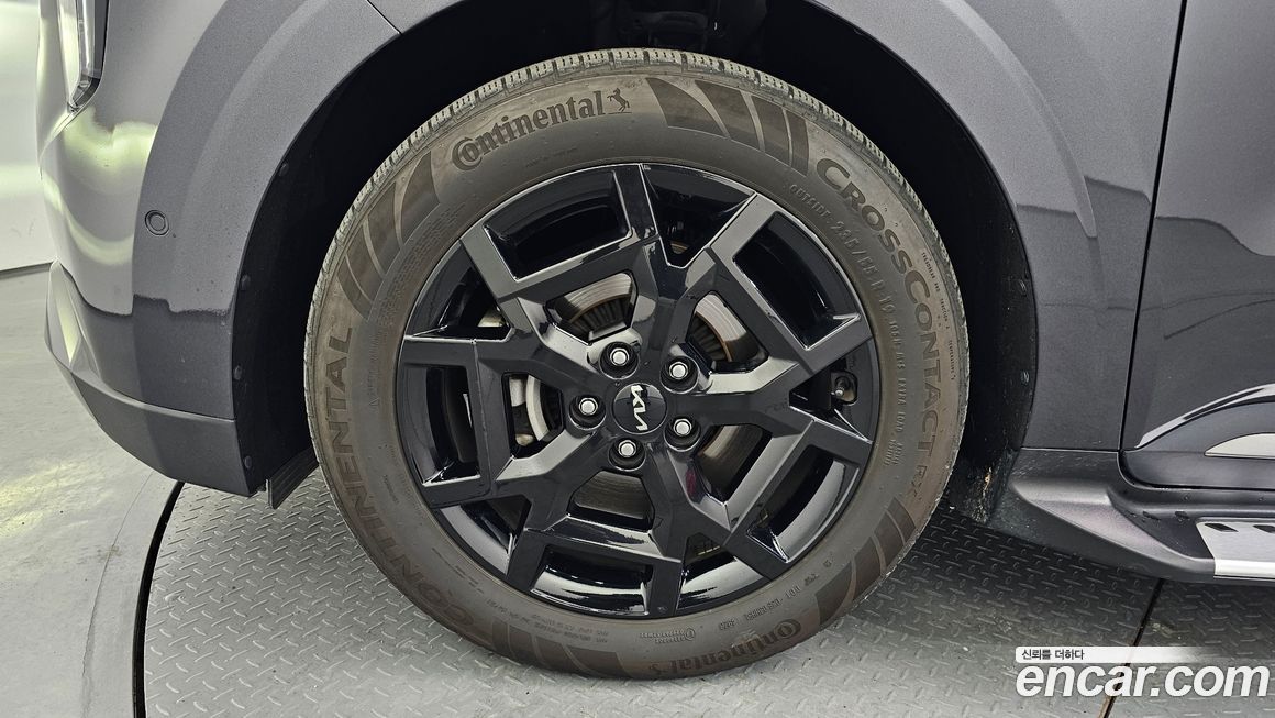 Kia Carnival 9-Seater Gravity, 2024