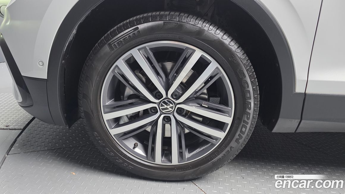 Volkswagen Tiguan 2.0 TSI Prestige, 2023