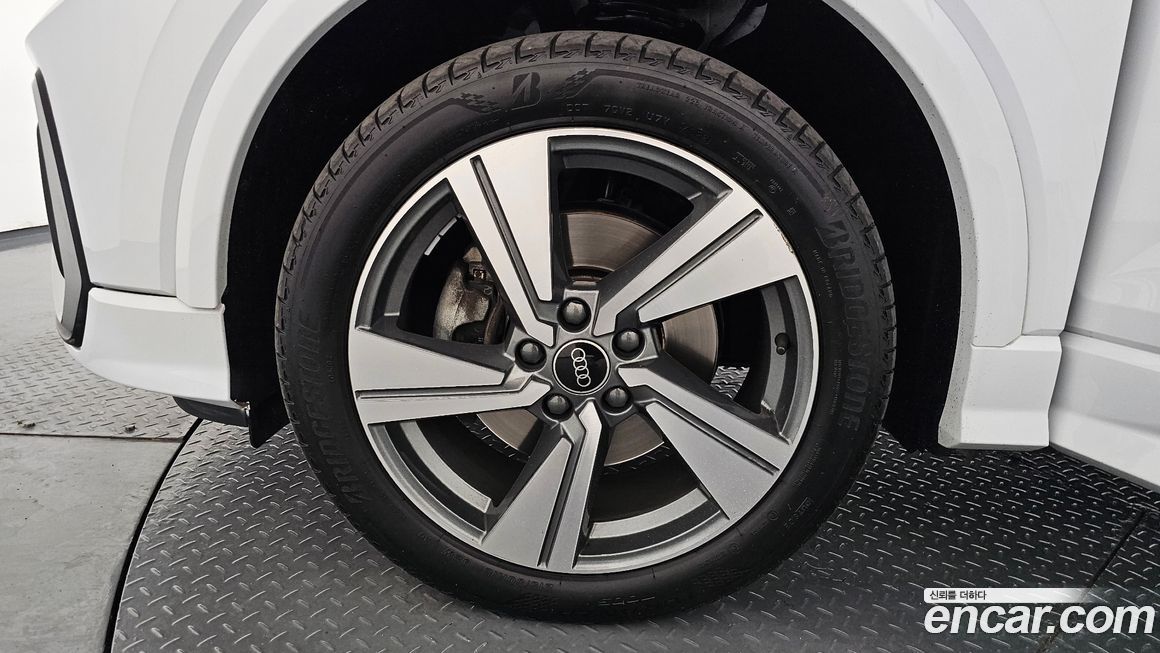 Audi Q2 35 TDI Premium, 2023