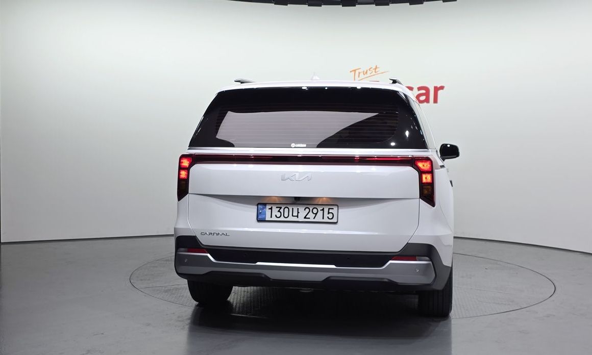 Kia Carnival 9-Seater Prestige, 2024