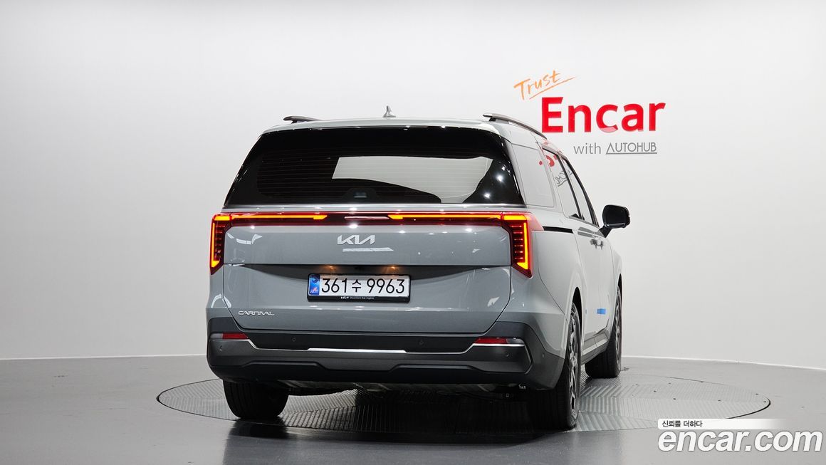 Kia Carnival 7-Seater Gravity, 2025
