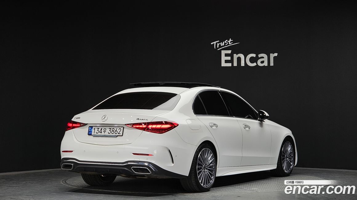 Mercedes-Benz C-Class C300 4MATIC AMG Line, 2023