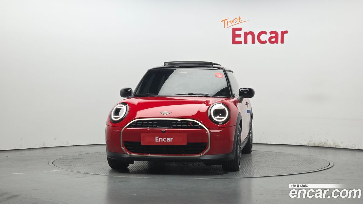 Mini Cooper Favoured, 2025
