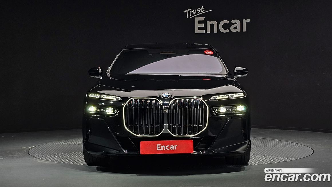 BMW 7-Series 740i xDrive M Sport, 2025