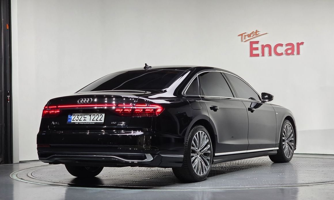 Audi A8 55 TFSI Quattro Premium LWB, 2023