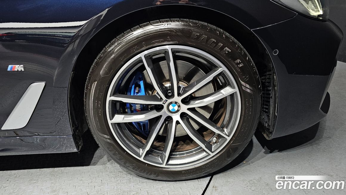 BMW 5-Series 520i M Sport, 2023