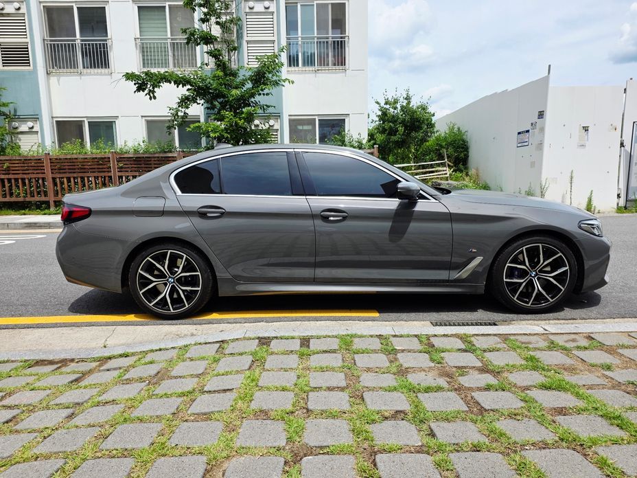 BMW 5-Series 530i M Sport Package, 2022