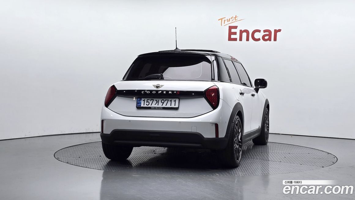 Mini Cooper 5 Door Favoured, 2025