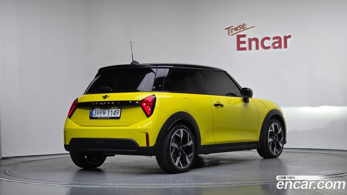 Mini Cooper Favoured, 2026
