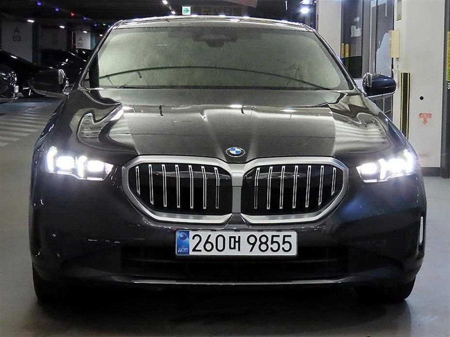 BMW 5-Series 520i, 2024