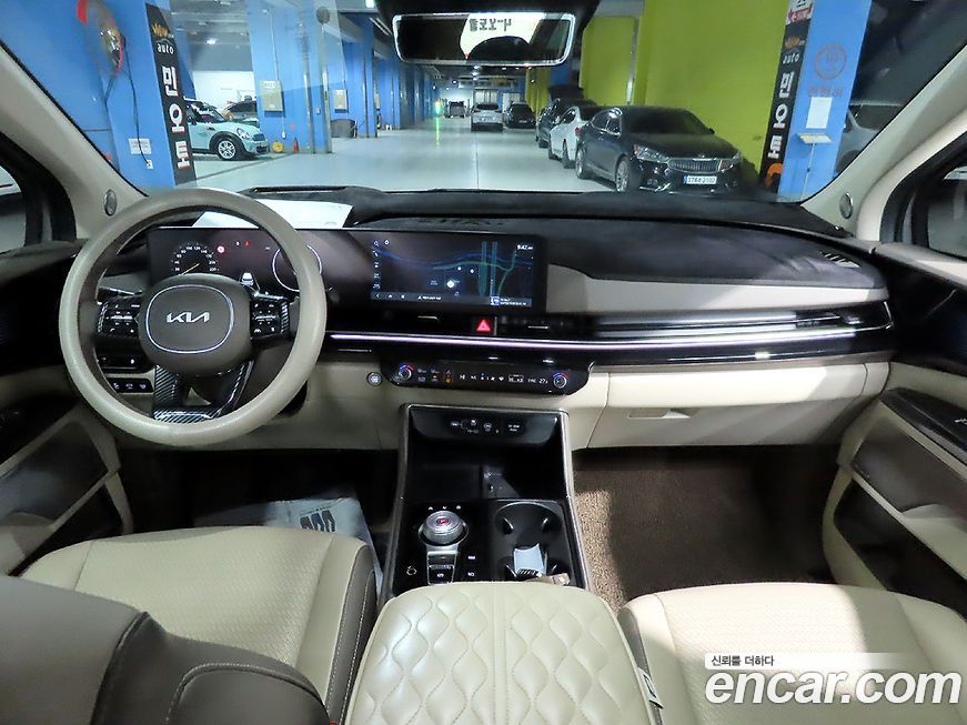 Kia Carnival 9-Seater Gravity, 2024