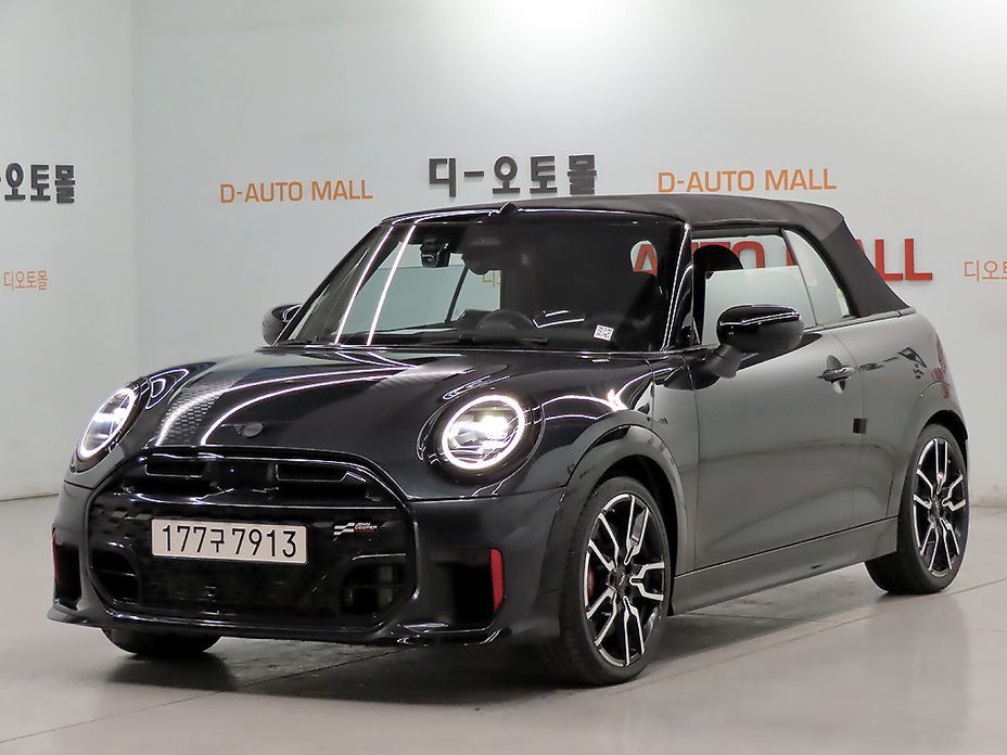 Mini Cooper Convertible JCW, 2025