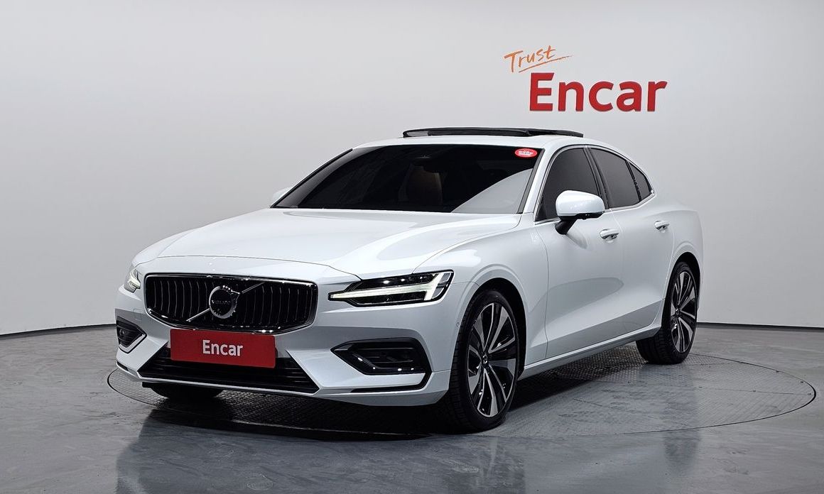 Volvo S60 B5 Ultimate Bright, 2024